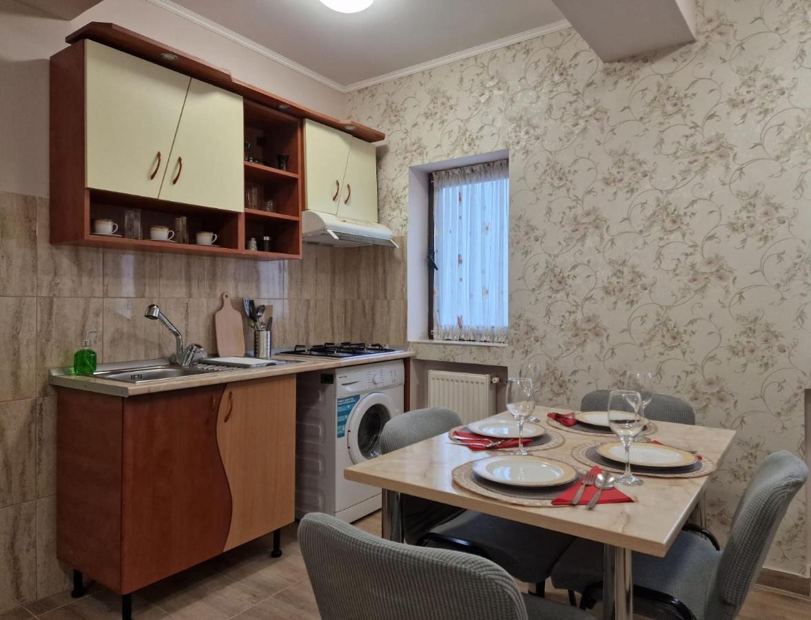 Laroka House Beautiful Apartment Universitate Center บูคาเรสต์ ภายนอก รูปภาพ