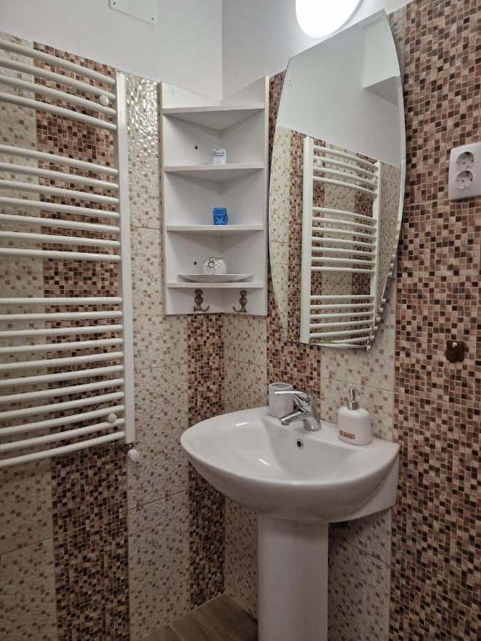 Laroka House Beautiful Apartment Universitate Center บูคาเรสต์ ภายนอก รูปภาพ
