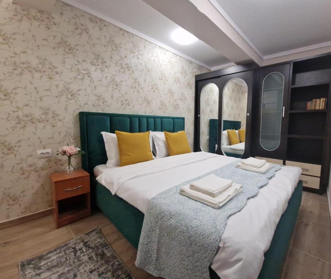 Laroka House Beautiful Apartment Universitate Center บูคาเรสต์ ภายนอก รูปภาพ